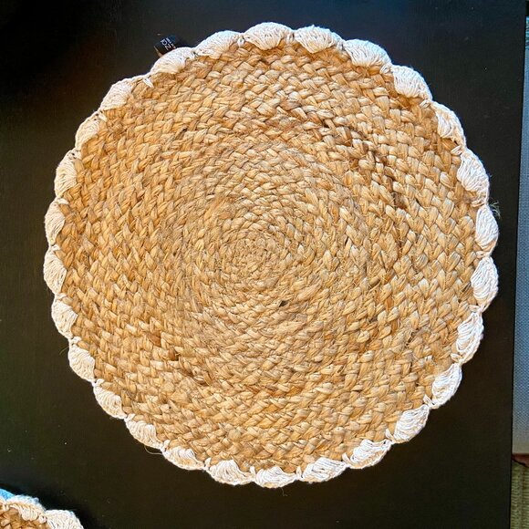 Rachel Zoe Round Jute Placemats Farmhouse Rustic Natural (Set of 4) - Picture 2 of 6